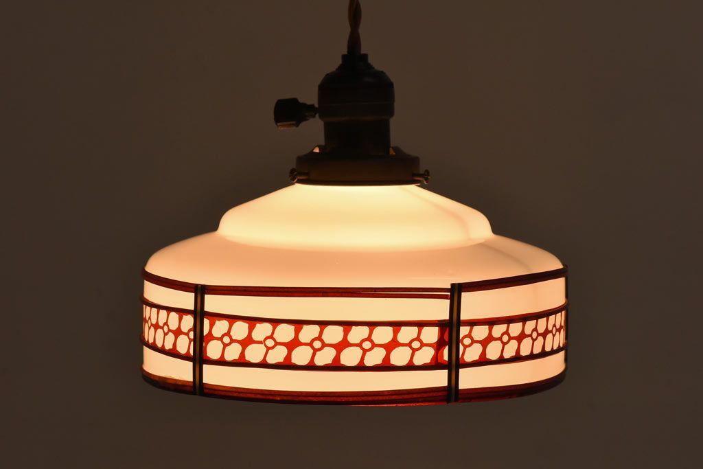 昭和レトロ　網目のような花模様が愛らしいペンダントライト(天井照明、吊り下げ照明)