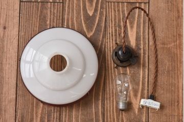 昭和レトロ　網目のような花模様が愛らしいペンダントライト(天井照明、吊り下げ照明)