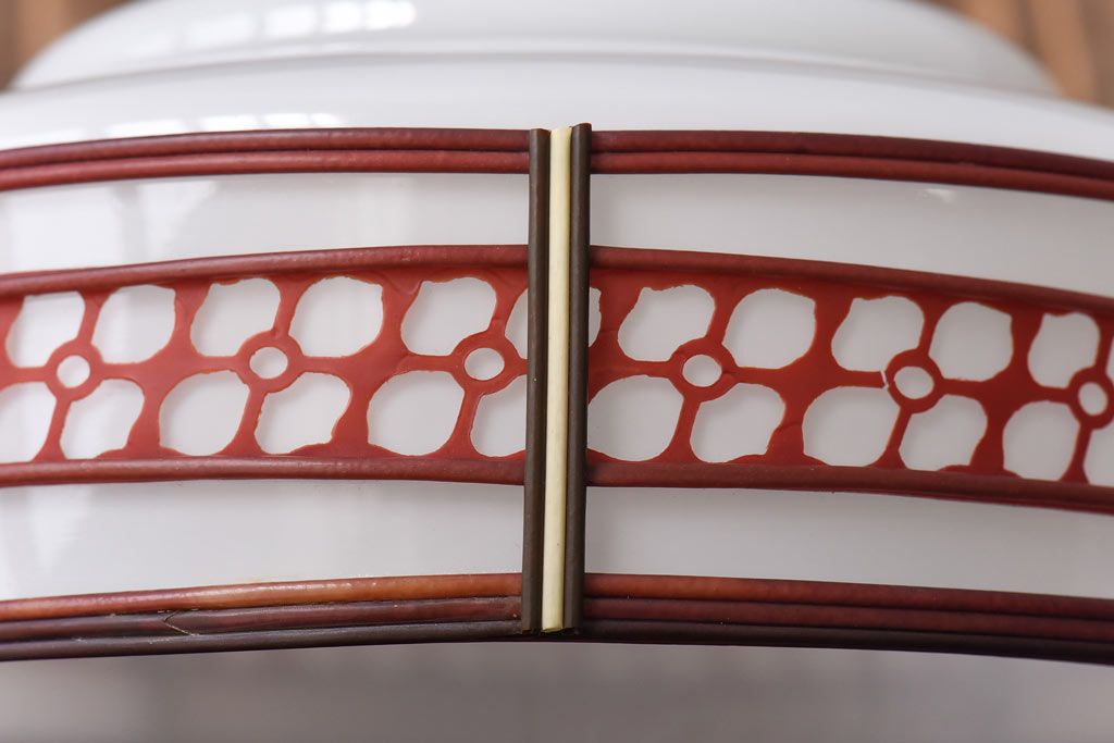 昭和レトロ　網目のような花模様が愛らしいペンダントライト(天井照明、吊り下げ照明)