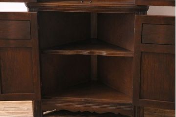 中古　イギリス　old charm(オールドチャーム) ステンドグラスがおしゃれなコーナーキャビネット(飾り棚)