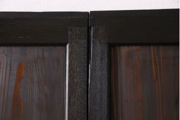 深みのある色合いと桟が魅力的な昭和初期の格子帯戸(ガラス帯戸、建具、引き戸)2枚セット