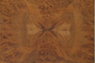 アンティーク雑貨　イギリスアンティーク　ウォールナット鳥眼杢材　細かな意匠が魅力のコンソールテーブル(サイドテーブル、花台)