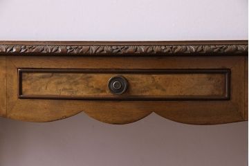 アンティーク雑貨　イギリスアンティーク　ウォールナット鳥眼杢材　細かな意匠が魅力のコンソールテーブル(サイドテーブル、花台)