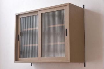 ラフジュ工房オリジナル　モールガラス入り　ベージュペイントのウォールシェルフ(壁付け戸棚、収納棚)