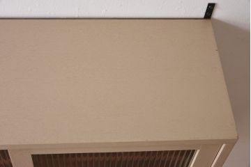 ラフジュ工房オリジナル　モールガラス入り　ベージュペイントのウォールシェルフ(壁付け戸棚、収納棚)