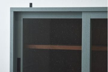 ラフジュ工房オリジナル　気泡ガラス入り　ブルーペイントのウォールシェルフ(壁付け戸棚、収納棚)