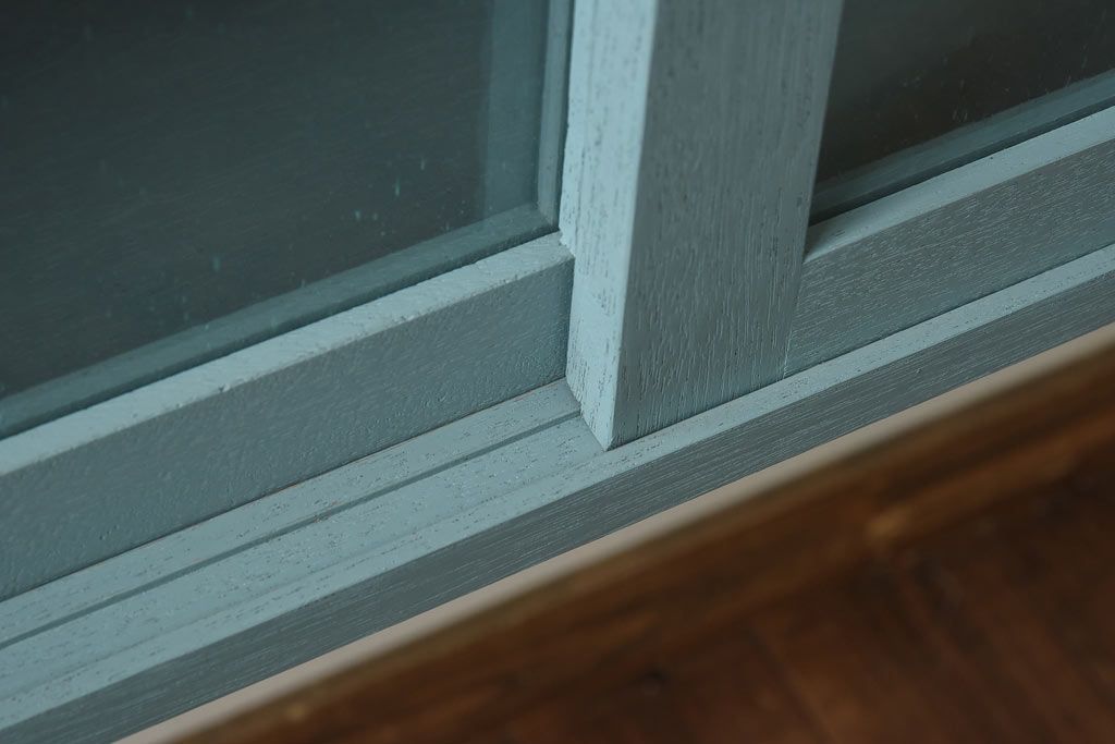 ラフジュ工房オリジナル　気泡ガラス入り　ブルーペイントのウォールシェルフ(壁付け戸棚、収納棚)