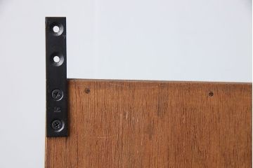ラフジュ工房オリジナル　モールガラス入り　淡いグリーンペイントのウォールシェルフ(ウォールキャビネット、壁掛け収納棚、戸棚)