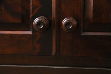 中古　北海道民芸家具　シックな雰囲気漂うローボード(リビングボード、収納棚)