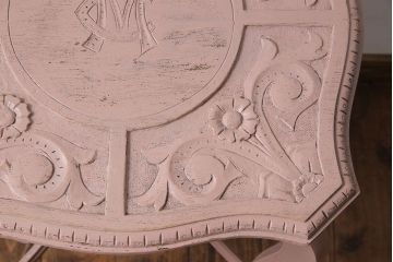 ペイント家具　ピンクのペイントが愛らしいサイドテーブル(コーヒーテーブル、花台)