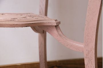 ペイント家具　ピンクのペイントが愛らしいサイドテーブル(コーヒーテーブル、花台)