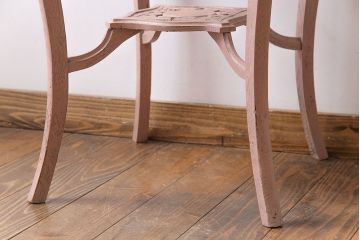 ペイント家具　ピンクのペイントが愛らしいサイドテーブル(コーヒーテーブル、花台)