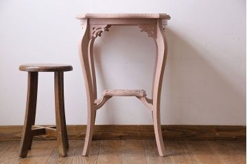 ペイント家具　ピンクのペイントが愛らしいサイドテーブル(コーヒーテーブル、花台)