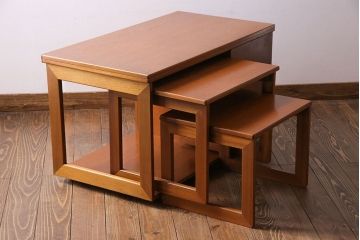 ヴィンテージ家具　北欧ビンテージ　チーク材　レア品!天板拡張式のネストテーブル(エクステンションテーブル、センターテーブル、サイドテーブル)