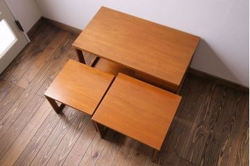 ヴィンテージ家具　北欧ビンテージ　チーク材　レア品!天板拡張式のネストテーブル(エクステンションテーブル、センターテーブル、サイドテーブル)