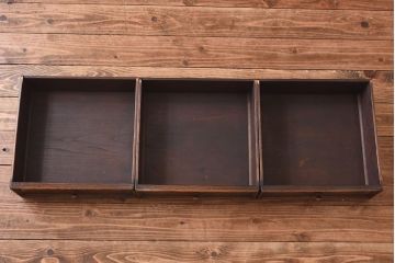 ヴィンテージ家具　イギリスビンテージ　オーク材　濃淡が味わい上質なカップボード(食器棚、飾り棚)