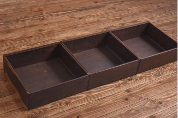 ヴィンテージ家具　イギリスビンテージ　オーク材　濃淡が味わい上質なカップボード(食器棚、飾り棚)