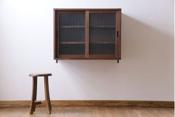 ラフジュ工房オリジナル　モールガラス入り　古材を活かしたウォールシェルフ(ウォールキャビネット、壁掛け収納棚、戸棚)