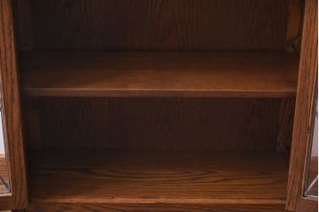 中古　イギリス　old charm(オールドチャーム) ステンドグラスが気品を漂わせるブックシェルフ(本箱、飾り棚)