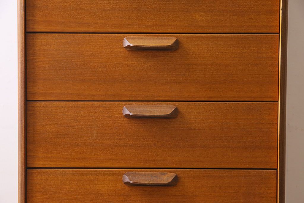 ヴィンテージ家具　北欧ビンテージ　木の温もりを感じるチーク材の縦型チェスト(引き出し・サイドチェスト)