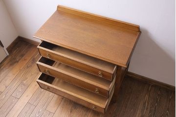 ビンテージ家具　イギリスヴィンテージ　オーク材　上品な雰囲気漂うサイドチェスト(引き出し、チェスト)