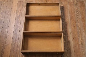 ビンテージ家具　イギリスヴィンテージ　オーク材　上品な雰囲気漂うサイドチェスト(引き出し、チェスト)