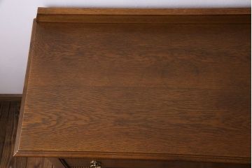 ビンテージ家具　イギリスヴィンテージ　オーク材　上品な雰囲気漂うサイドチェスト(引き出し、チェスト)