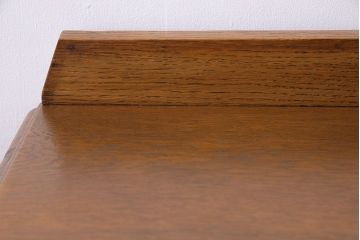 ビンテージ家具　イギリスヴィンテージ　オーク材　上品な雰囲気漂うサイドチェスト(引き出し、チェスト)