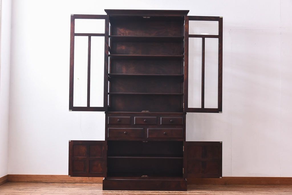 中古　蝦夷民藝　凛とした佇まいが美しいカップボード(食器棚、飾り棚、キャビネット)