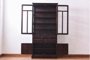 中古　蝦夷民藝　凛とした佇まいが美しいカップボード(食器棚、飾り棚、キャビネット)