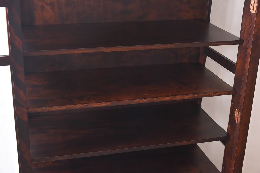 中古　蝦夷民藝　凛とした佇まいが美しいカップボード(食器棚、飾り棚、キャビネット)