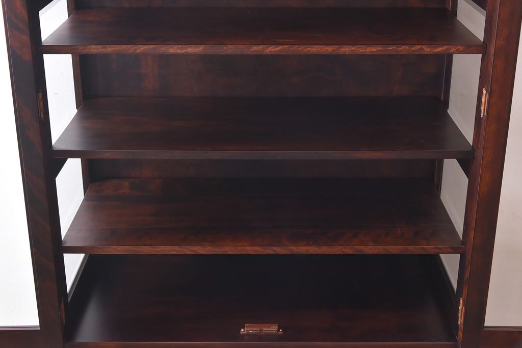 中古　蝦夷民藝　凛とした佇まいが美しいカップボード(食器棚、飾り棚、キャビネット)