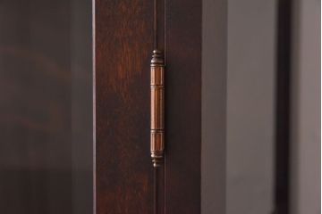 中古　蝦夷民藝　凛とした佇まいが美しいカップボード(食器棚、飾り棚、キャビネット)