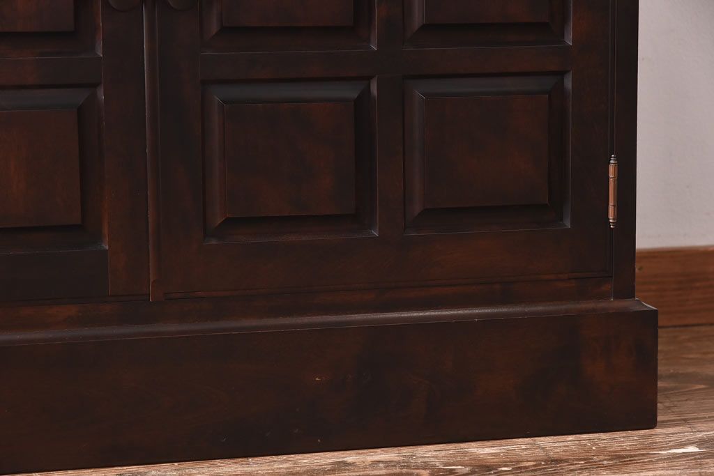 中古　蝦夷民藝　凛とした佇まいが美しいカップボード(食器棚、飾り棚、キャビネット)