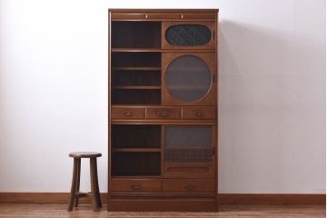 レトロ家具　当時物色ガラス入り　栗材　丸窓が可愛らしいレトロな重ね戸棚(収納棚)