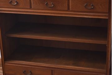 レトロ家具　当時物色ガラス入り　栗材　丸窓が可愛らしいレトロな重ね戸棚(収納棚)