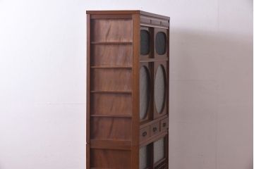 レトロ家具　当時物色ガラス入り　栗材　丸窓が可愛らしいレトロな重ね戸棚(収納棚)