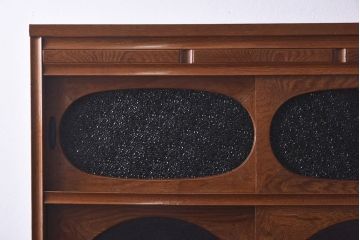 レトロ家具　当時物色ガラス入り　栗材　丸窓が可愛らしいレトロな重ね戸棚(収納棚)