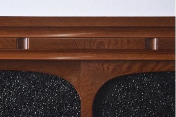 レトロ家具　当時物色ガラス入り　栗材　丸窓が可愛らしいレトロな重ね戸棚(収納棚)