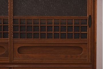 レトロ家具　当時物色ガラス入り　栗材　丸窓が可愛らしいレトロな重ね戸棚(収納棚)