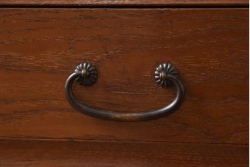 レトロ家具　当時物色ガラス入り　栗材　丸窓が可愛らしいレトロな重ね戸棚(収納棚)