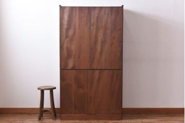 レトロ家具　当時物色ガラス入り　栗材　丸窓が可愛らしいレトロな重ね戸棚(収納棚)