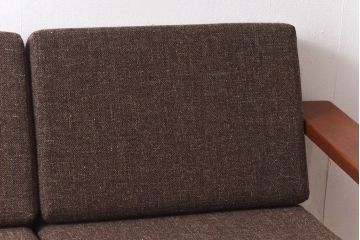 中古　ビンテージ　コスガ社　セパレート　北欧モダンの雰囲気漂う3人掛けソファ(アームソファ)