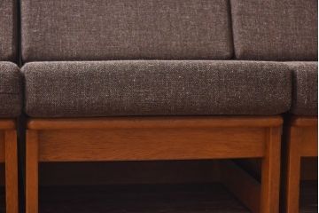 中古　ビンテージ　コスガ社　セパレート　北欧モダンの雰囲気漂う3人掛けソファ(アームソファ)