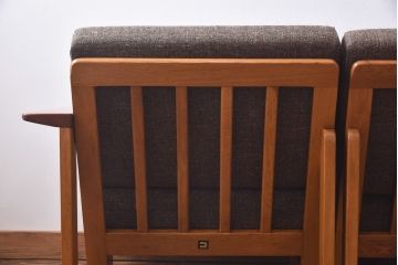 中古　ビンテージ　コスガ社　セパレート　北欧モダンの雰囲気漂う3人掛けソファ(アームソファ)