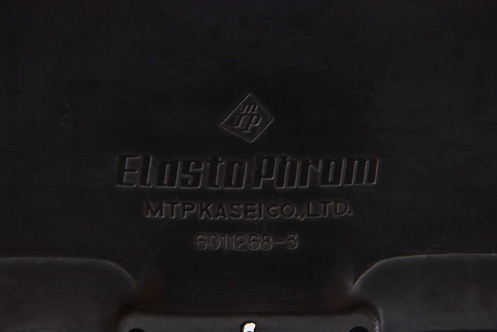 中古　ビンテージ　コスガ社　セパレート　北欧モダンの雰囲気漂う3人掛けソファ(アームソファ)