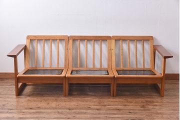 中古　ビンテージ　コスガ社　セパレート　北欧モダンの雰囲気漂う3人掛けソファ(アームソファ)