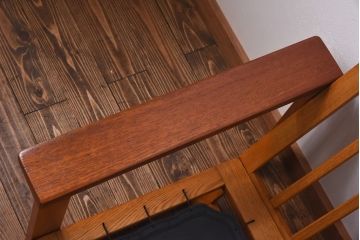 中古　ビンテージ　コスガ社　セパレート　北欧モダンの雰囲気漂う3人掛けソファ(アームソファ)