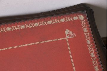ヴィンテージ家具　イギリスビンテージ　レザートップとシックなデザインが魅力的なセンターテーブル(ローテーブル)