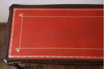 ヴィンテージ家具　イギリスビンテージ　レザートップとシックなデザインが魅力的なセンターテーブル(ローテーブル)